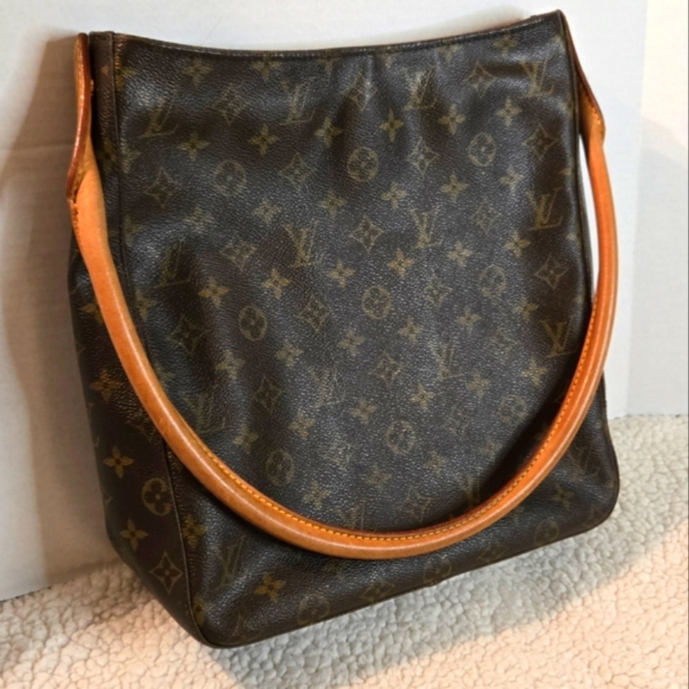 Louis Vuitton Looping GM Monogram Shoulder Bag - Picture 2 of 14